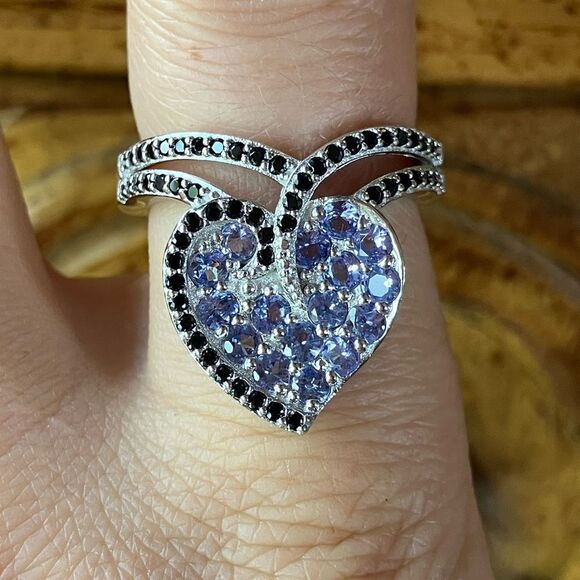 Genuine Tanzanite Black Spinel Sterling Silver Heart Ring Size 8 - Picture 1 of 10